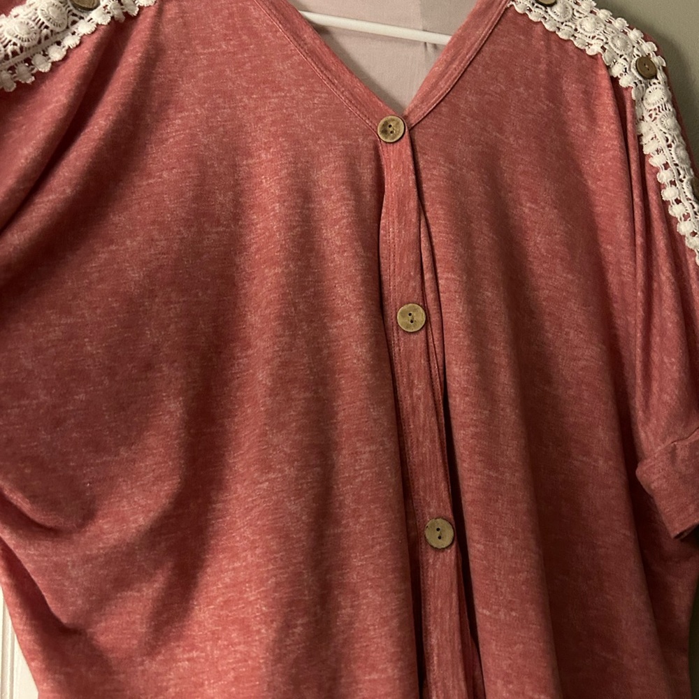 Blush - Picture 4 of 5
